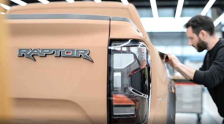 Next-Gen Ranger Raptor: fast, powerful mid-size pickup