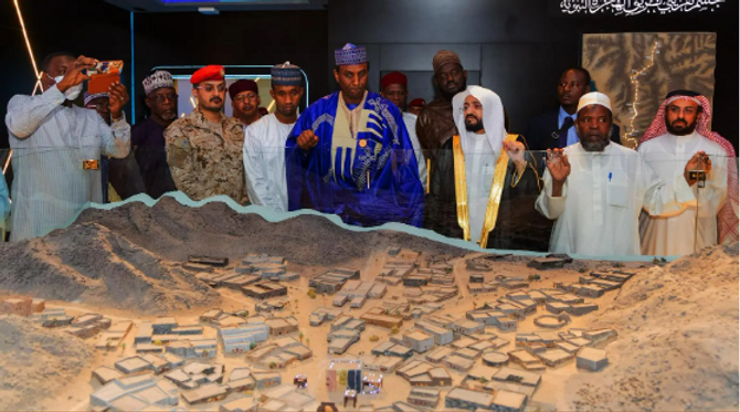 Niger’s Prime Minister visits Prophet’s Biography Museum in Madinah on Sunday