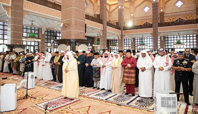 Grand Mosque Imam Delivers Lecture at Sultan Salahuddin Mosque in Malaysia