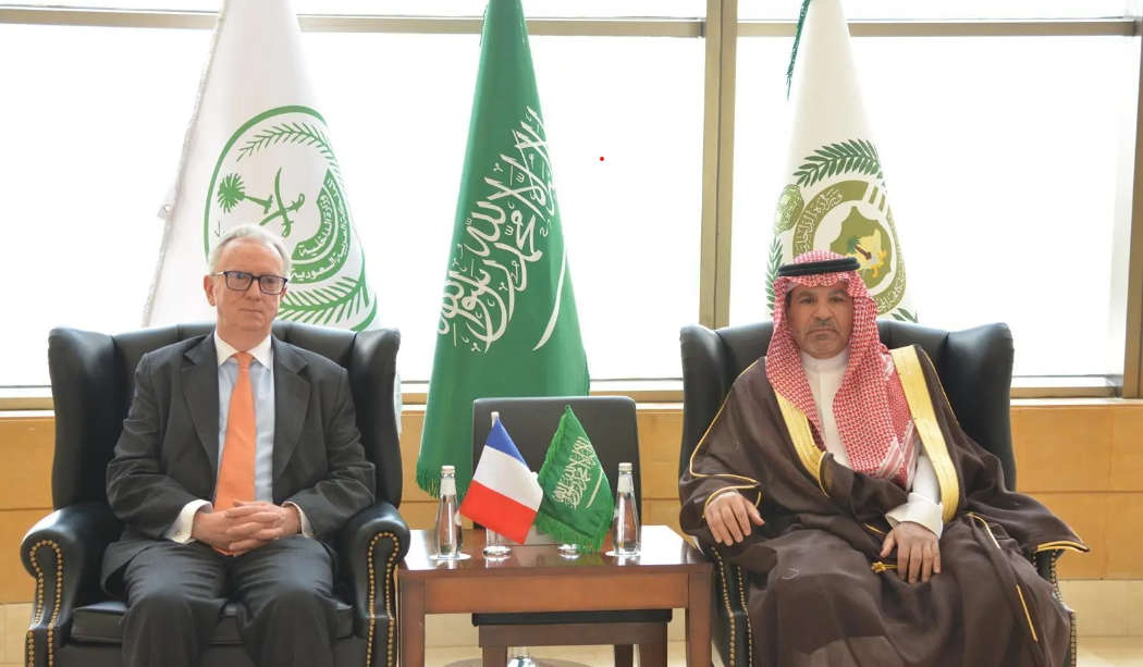 Head of Narcotics Control hosts diplomatic advisor from Paris Police Prefecture.