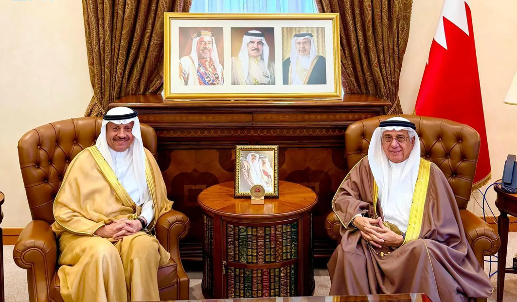 Bahraini King’s Media Advisor welcomes the Saudi Ambassador.