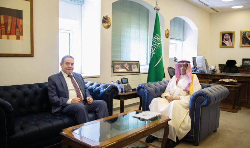 Saudi deputy minister hosts envoys from Russia and Ukraine