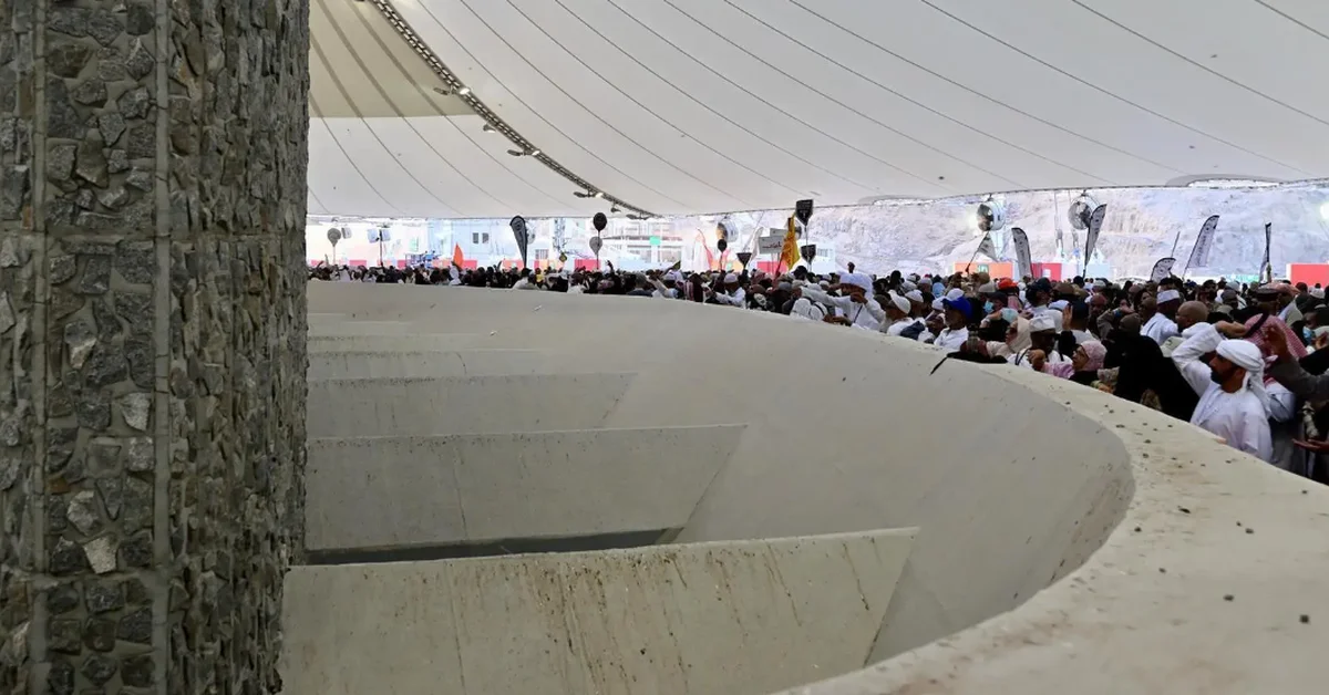 Pilgrims complete stoning of all three Jamarat on Tashreeq’s first day