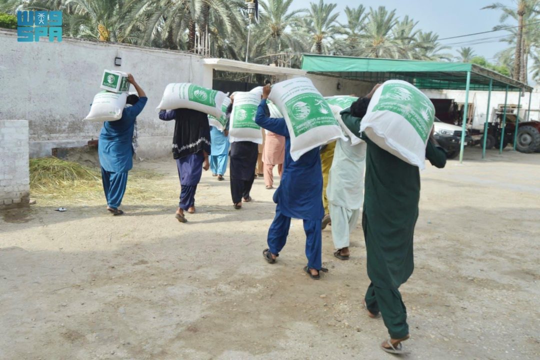 KSrelief Distributes 1,800 Food Baskets in Pakistan’s Sindh Province