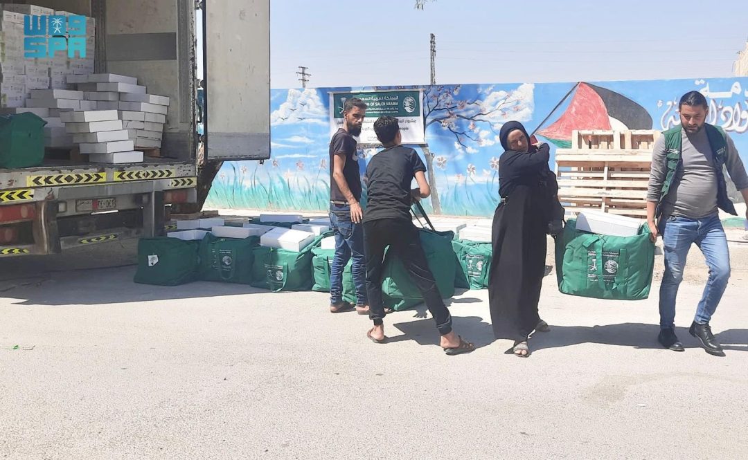 KSrelief Distributes 345 Cartons of Dates to Displaced Syrians in Daraa