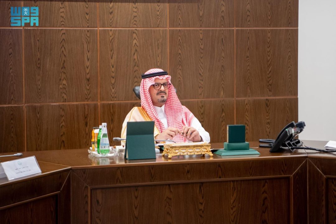 Deputy Governor of Makkah Region Chairs Meeting on Hajj System Readiness