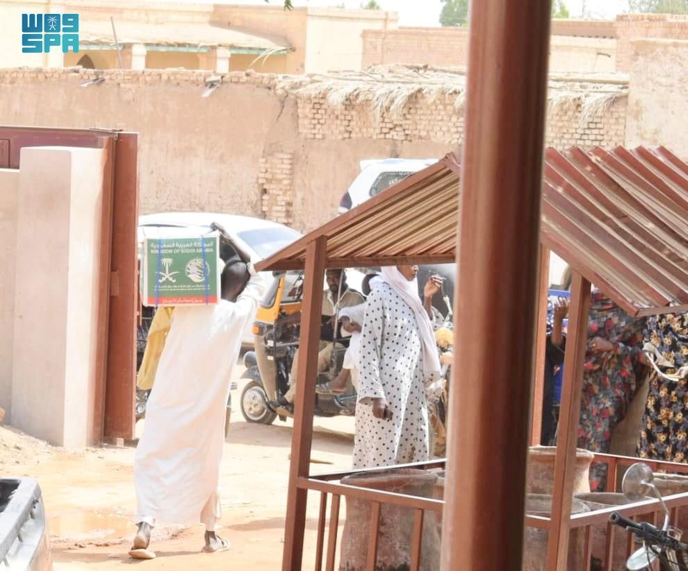 KSrelief Distributes 2,000 Food Baskets in Sudan’s Northern State