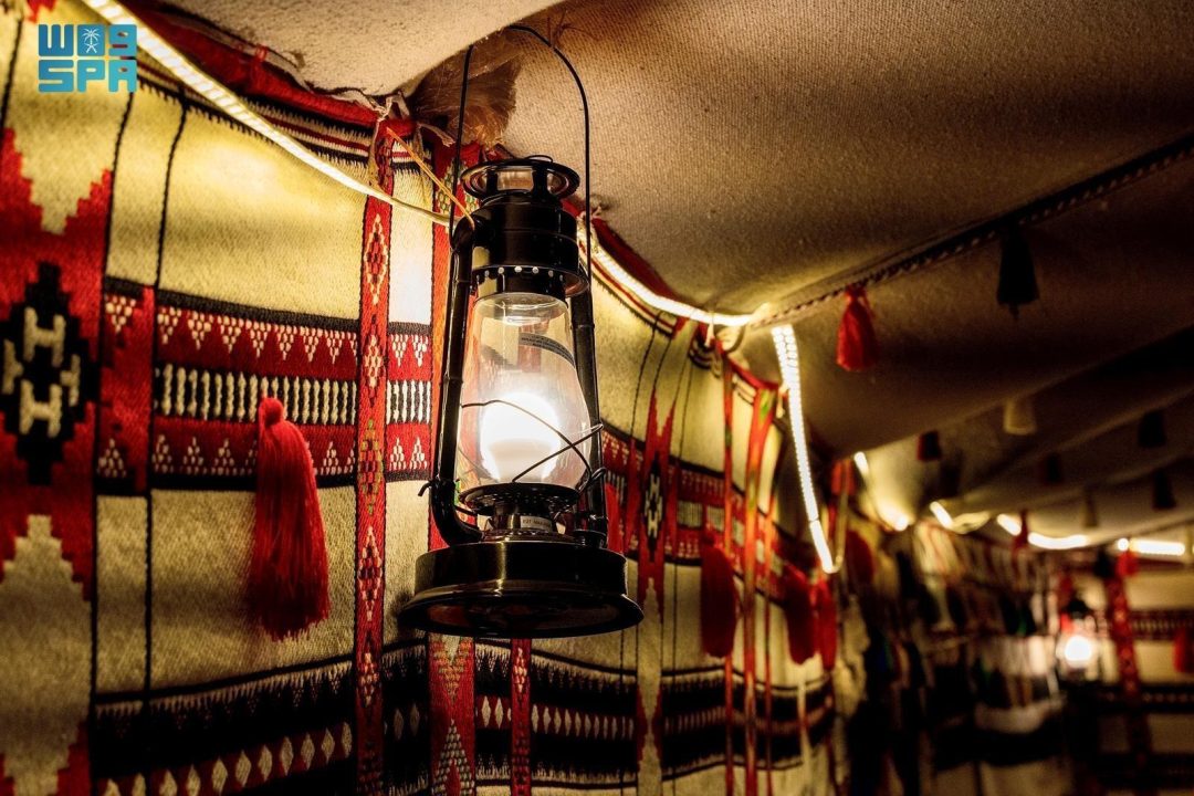 Oil Lamp: A Symbol of Heritage and Simplicity in the Pre-Electric Era