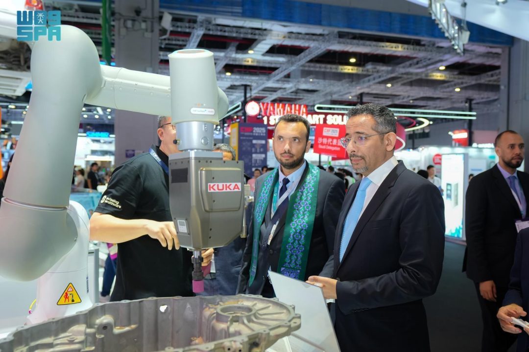 Industry Minister Secures Agreements at Shanghai Fair to Localize Aviation Industry