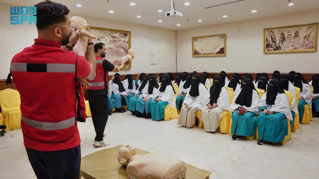 Red Crescent Completes First Aid Training for Grand Mosque Staff