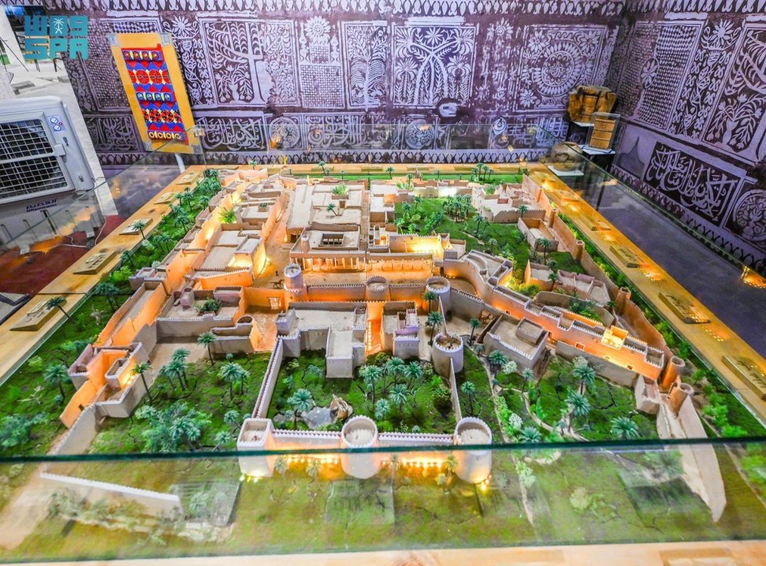 Artist’s Detailed Miniature of Hail City Becomes Festival Highlight