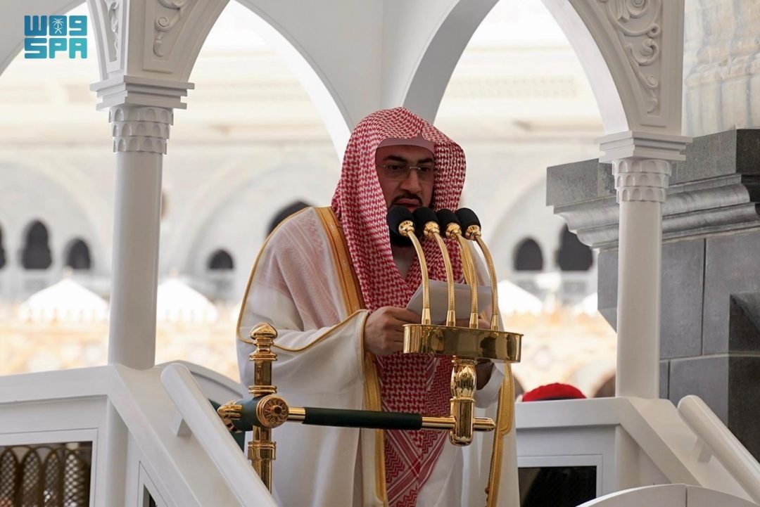 Grand Mosque Imam Warns Against Envy at Friday Sermon