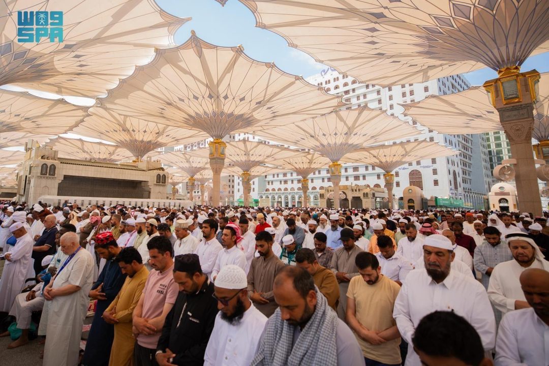 Prophet’s Mosque Imam Urges Muslims to Uphold Monotheism