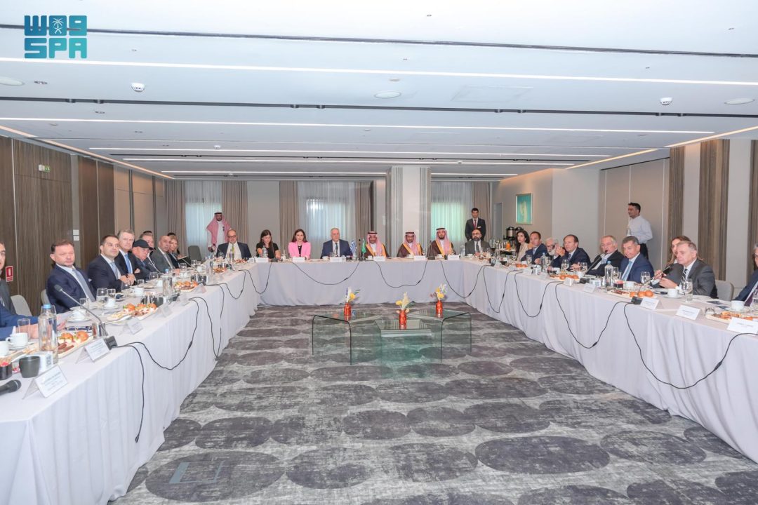 Industry Minister Chairs Business Roundtable to Advance Industrial, Mining Investment