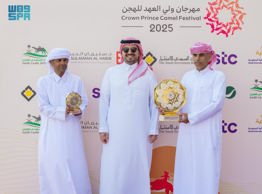 Winners of Thnaia Race Honored at Crown Prince Camel Festival