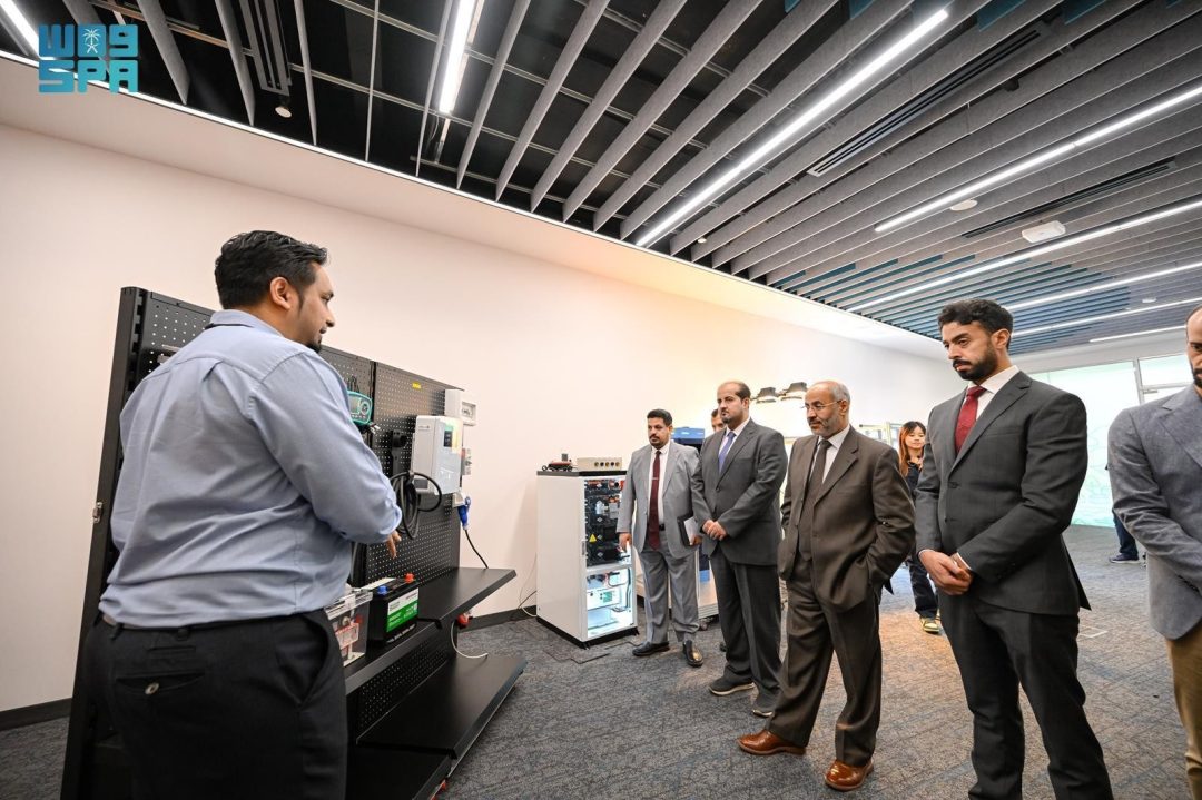 Assistant Industry Minister Explores Enhancing Cooperation in Innovation and Advanced Manufacturing with Singapore