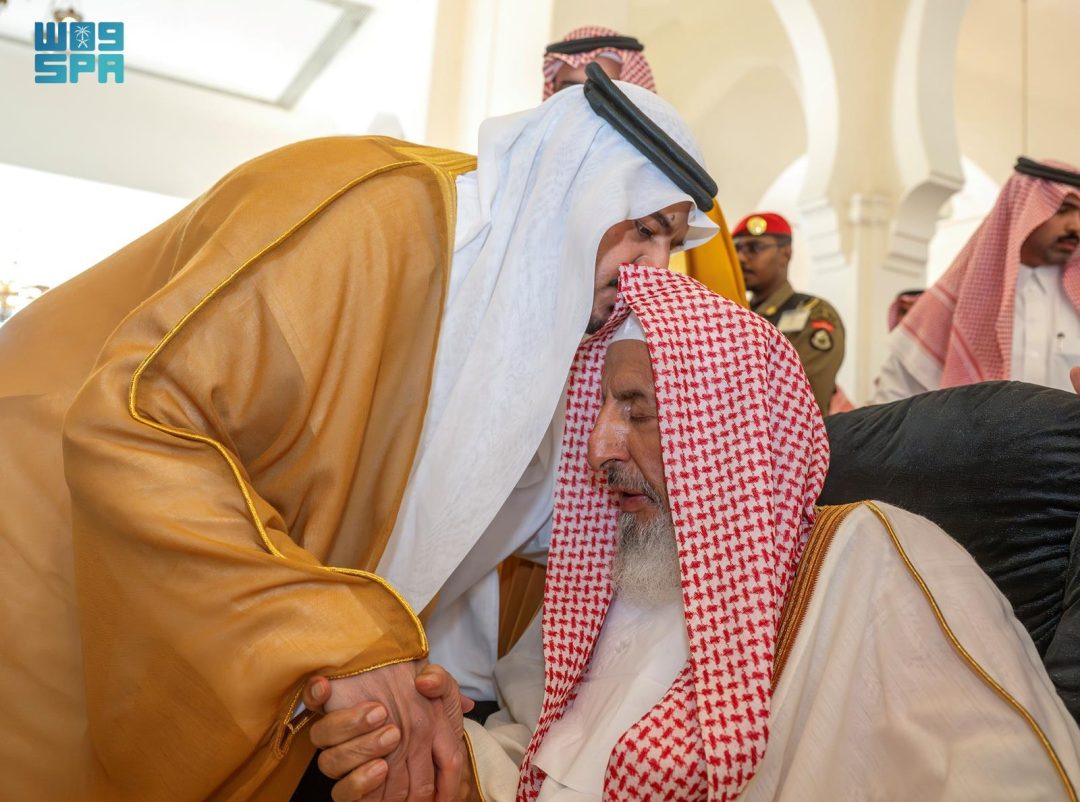 Riyadh Deputy Governor Performs Funeral Prayer on Mother of Sheikh Mohammed bin Hassan Al Al-Sheikh