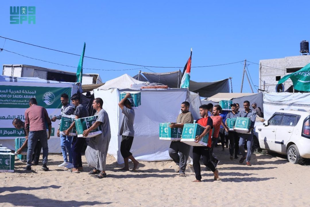 Saudi Arabia Delivers Food Aid to Displaced Families in Khan Younis, Gaza