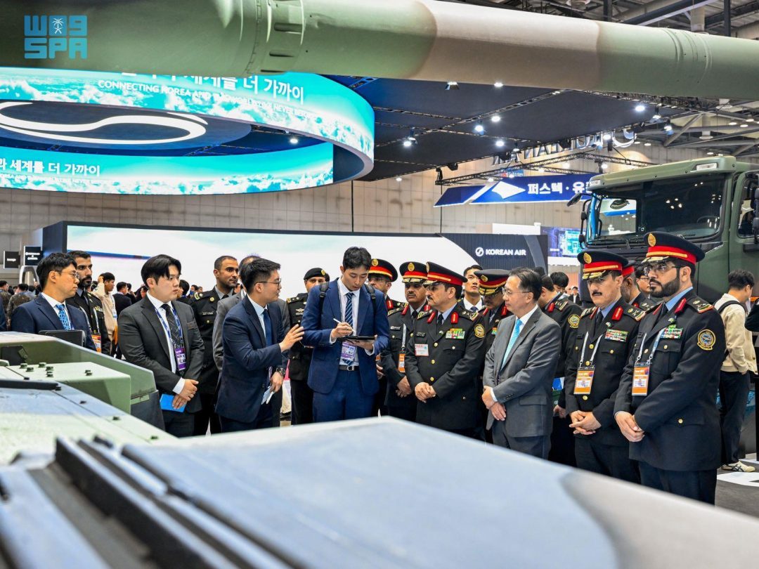 Chief of Military Apparatus at National Guard Ministry Visits Seoul ADEX 2025