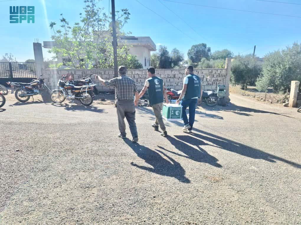 KSrelief Distributes 560 Shelter Kits to Displaced Syrians in Daraa Governorate