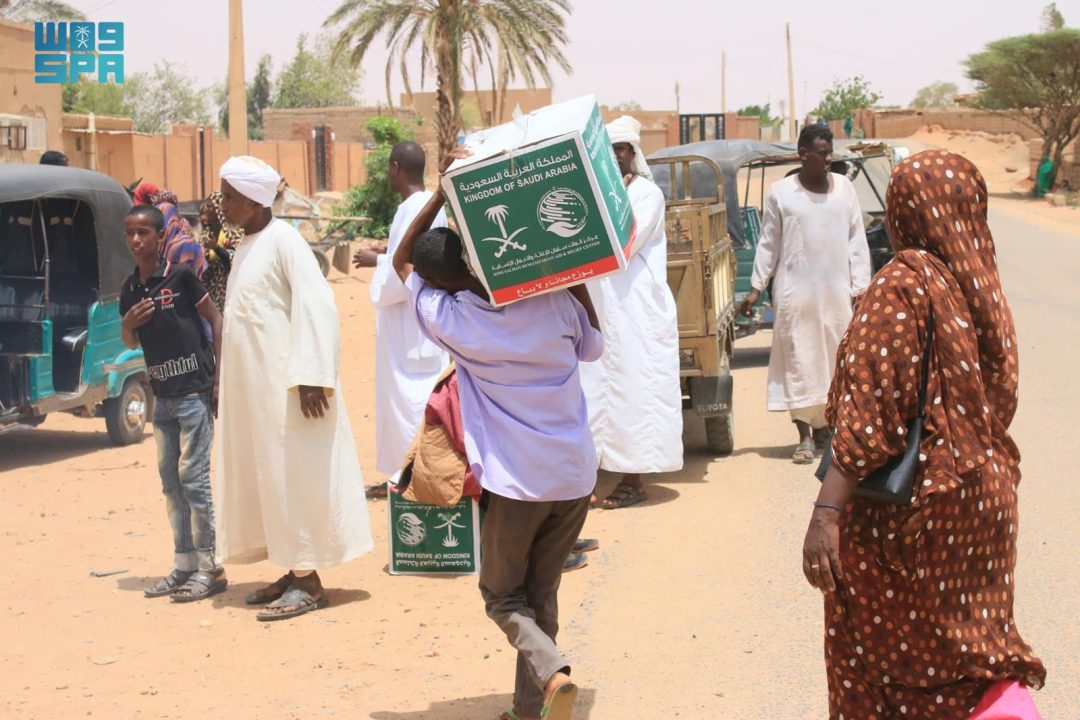 KSrelief Distributes 830 Food Baskets in Sudan’s Karari