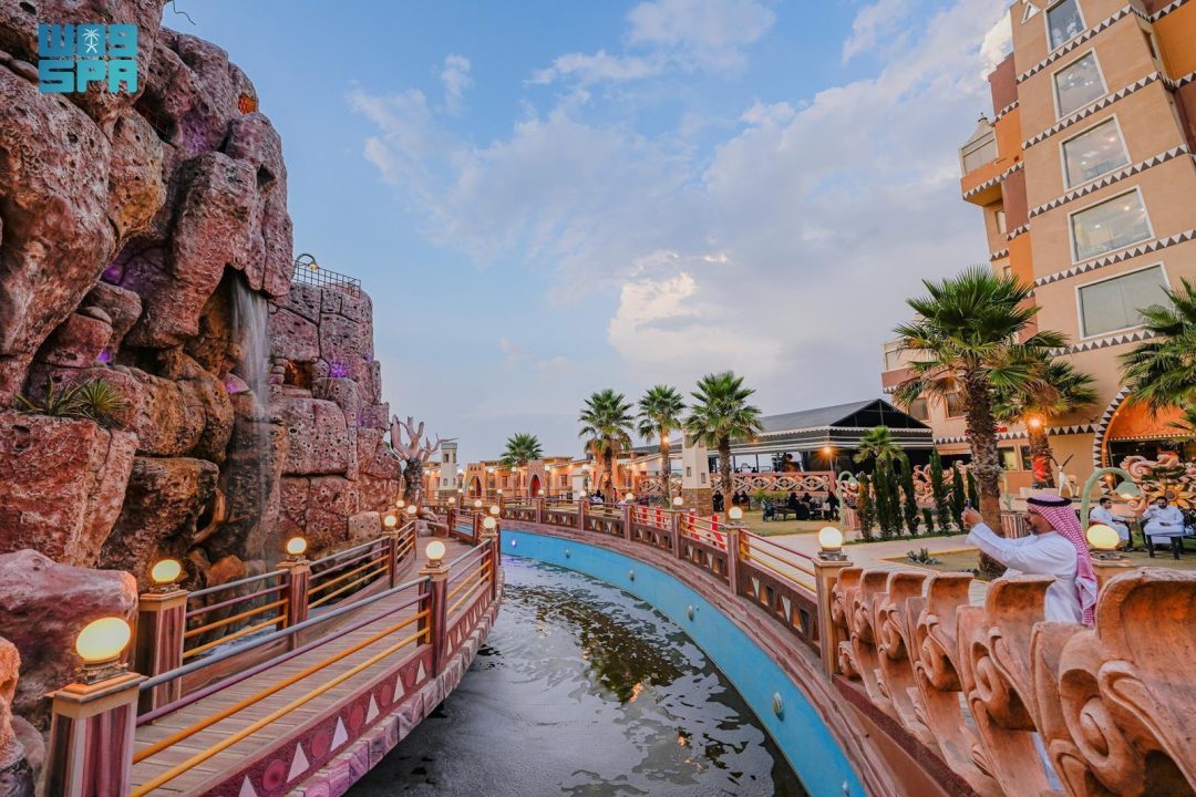 Al-Khulb Park Thrives with Beauty in Al-Mandaq Governorate amid Rainy Weather, Misty Moments