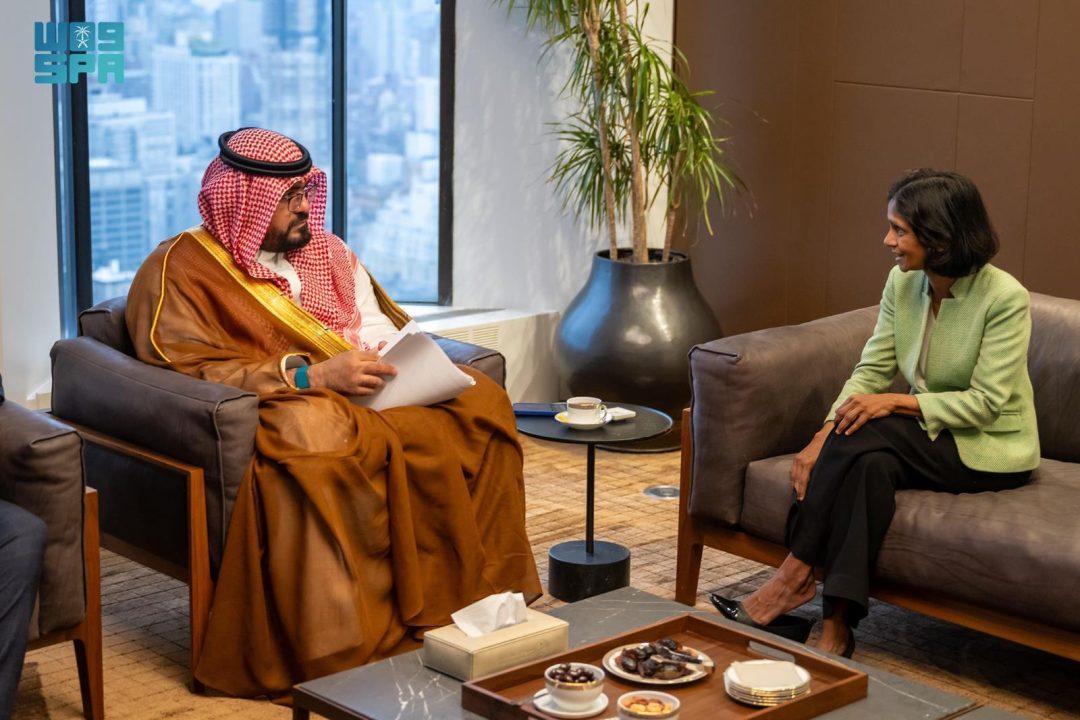 Minister of Economy and Planning Meets Macquarie Chief