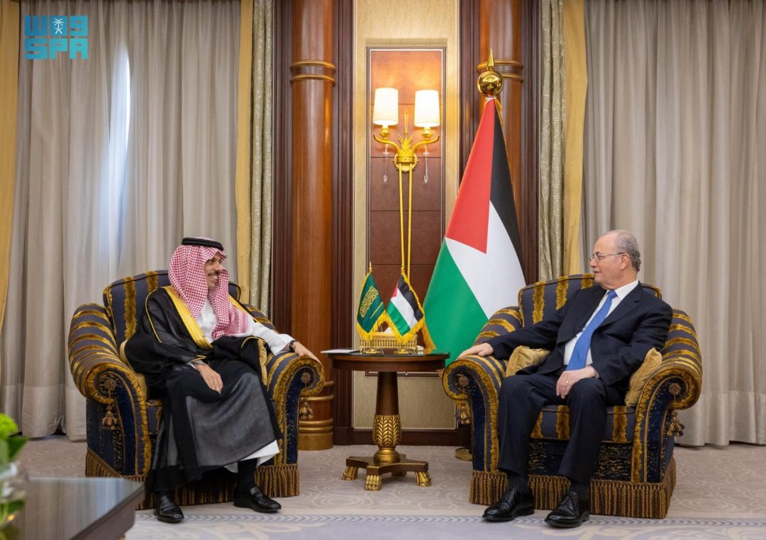 Palestinian Prime Minister Meets with Foreign Minister on FII9 Sidelines