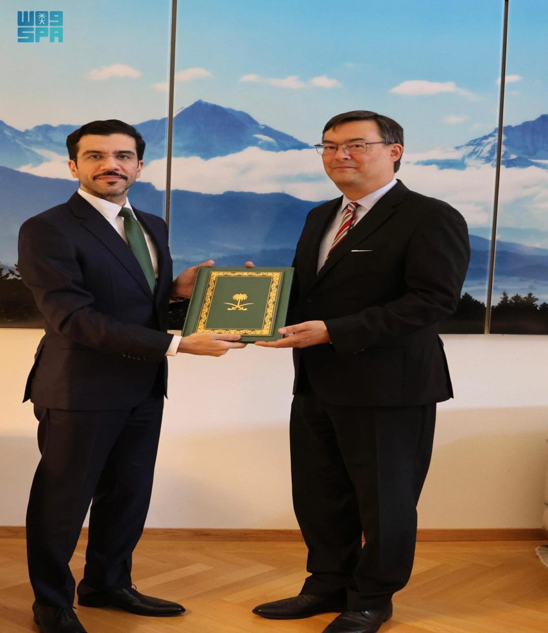 Ambassador AlDawood Presents Credentials to Swiss Foreign Affairs Department