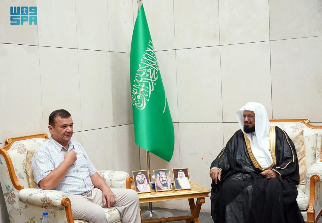 Islamic Studies Center Director in Tajikistan Visits Quran Printing Complex in Madinah