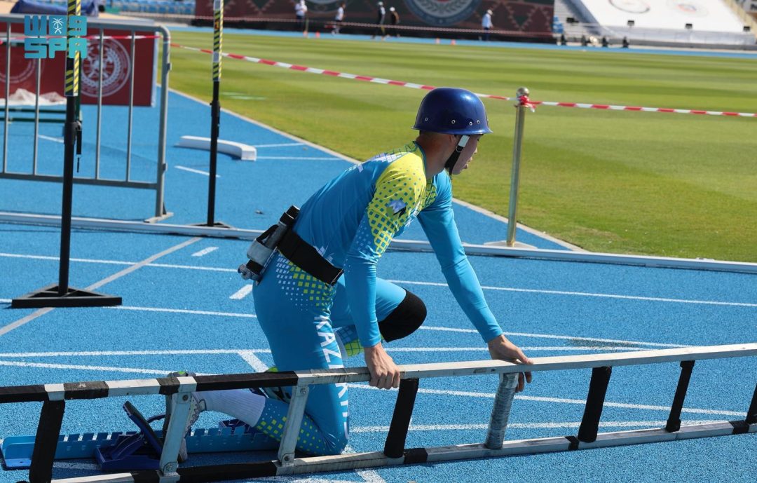 Fierce Competition in 400m Relay at World Fire and Rescue Championship
