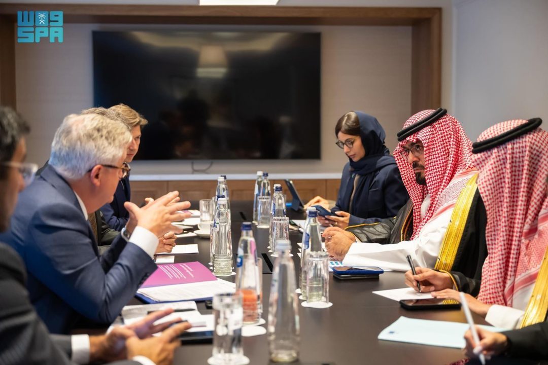 Economy Minister Meets with CEO of the International Association of Oil & Gas Producers