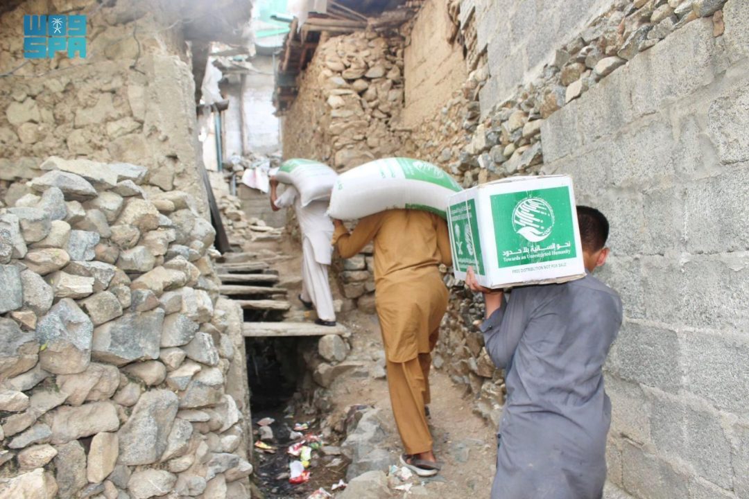 KSrelief Distributes 2,300 Food Baskets in Pakistan