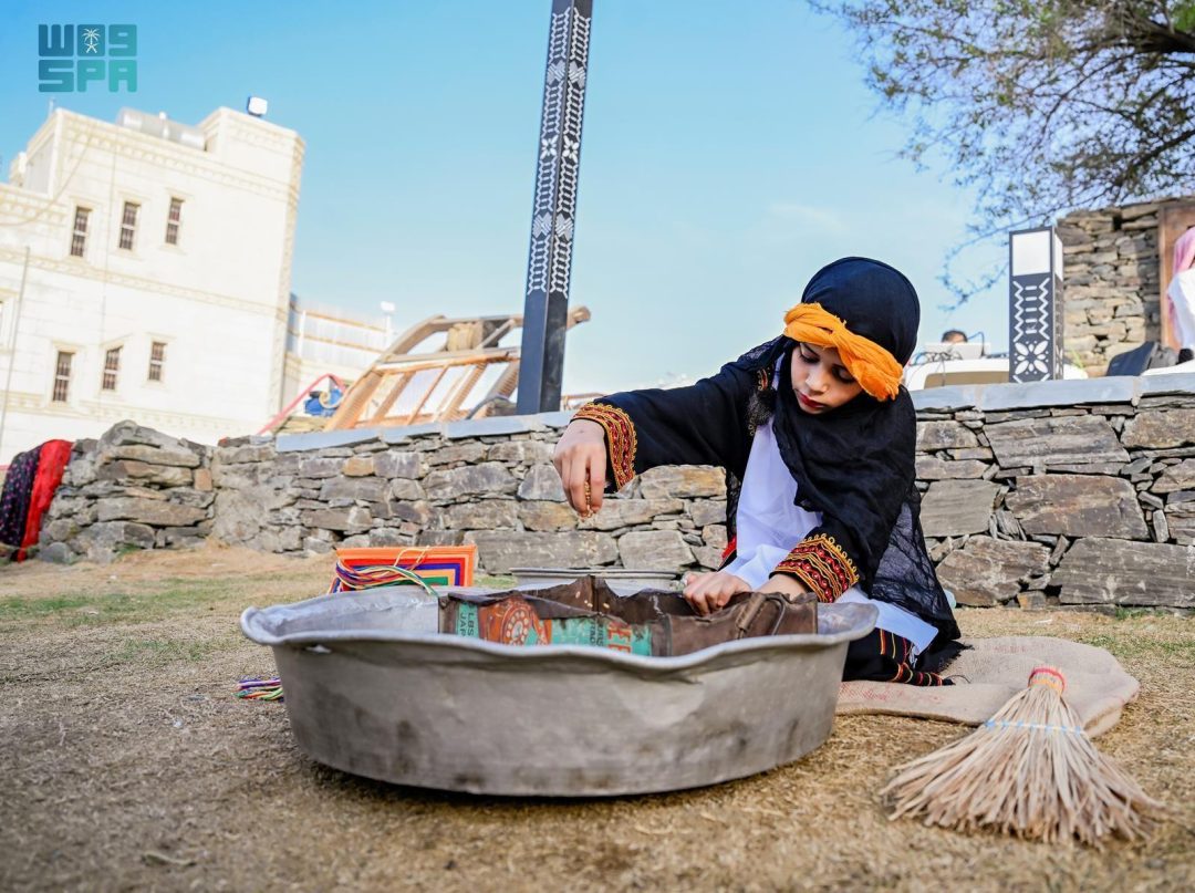 Traditional Crafts by Elderly Women Captivate Visitors at Alatawelah Festival