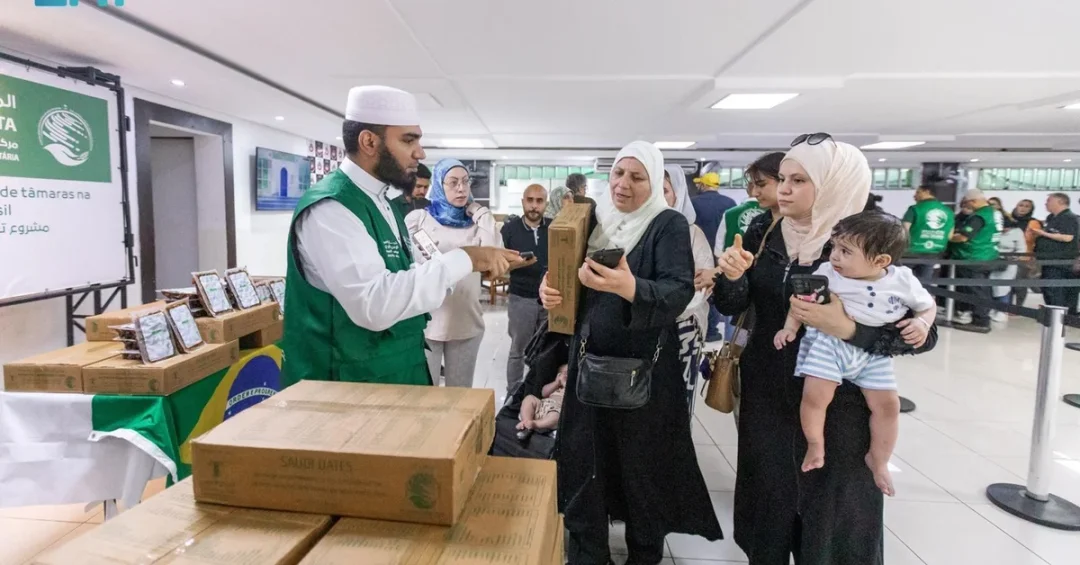 Saudi Arabia’s KSrelief Distributes Dates to Families in Brazil