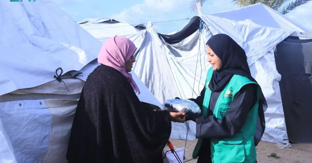 Saudi Arabia’s KSrelief Distributes 24,000 Hot Meals in Gaza