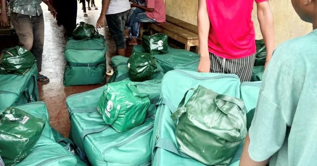 KSrelief Distributes Over 400 Shelter Kits in Red Sea State, Sudan