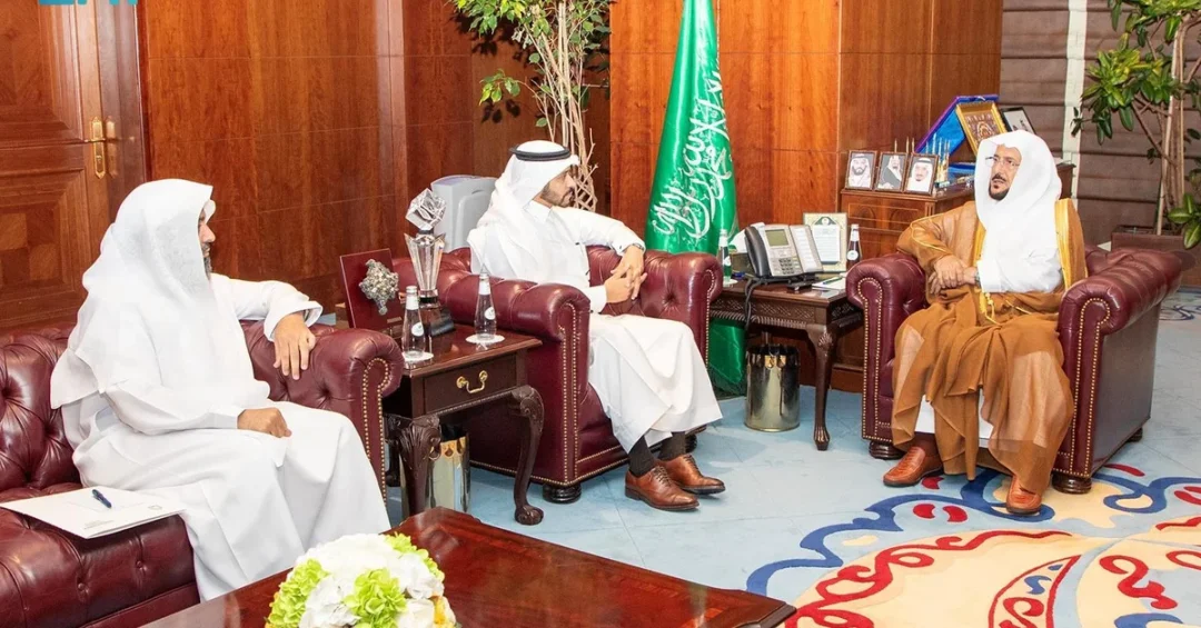 Saudi Islamic Minister Meets Ambassador to South Africa on Religious Ties