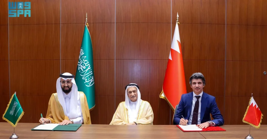 SFDA Chief Attends Arab Health Conference, Signs Bahrain Deal