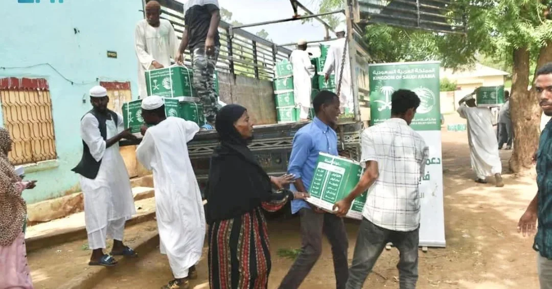 KSrelief Distributes 700 Food Baskets to 4,172 People in Sudan