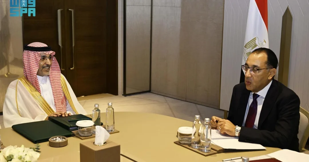 Egyptian PM Meets Saudi Finance Minister to Boost Economic Ties
