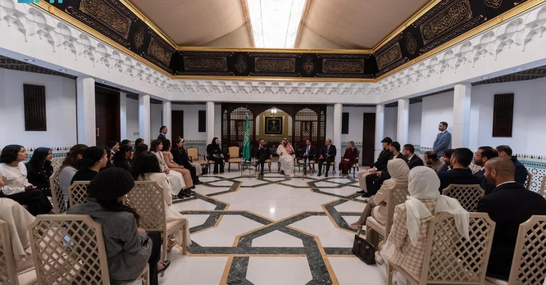 Saudi Culture Minister Meets UK Scholarship Students, Attends Orchestra Debut