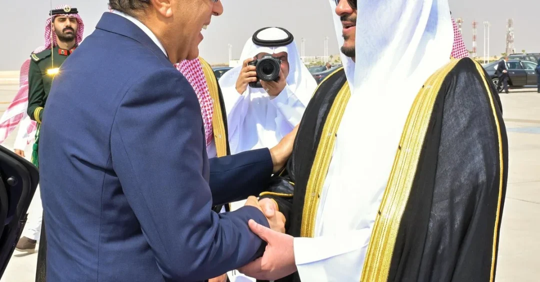 Egyptian PM Arrives in Riyadh for FII Investment Conference