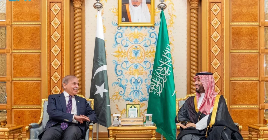 Saudi Crown Prince Meets Pakistan PM to Strengthen Ties