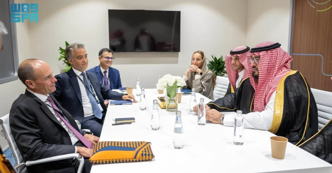 Saudi Minister Meets McKinsey Chief at FII8 in Riyadh