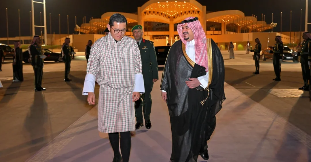 King of Bhutan Departs Riyadh After Official Visit