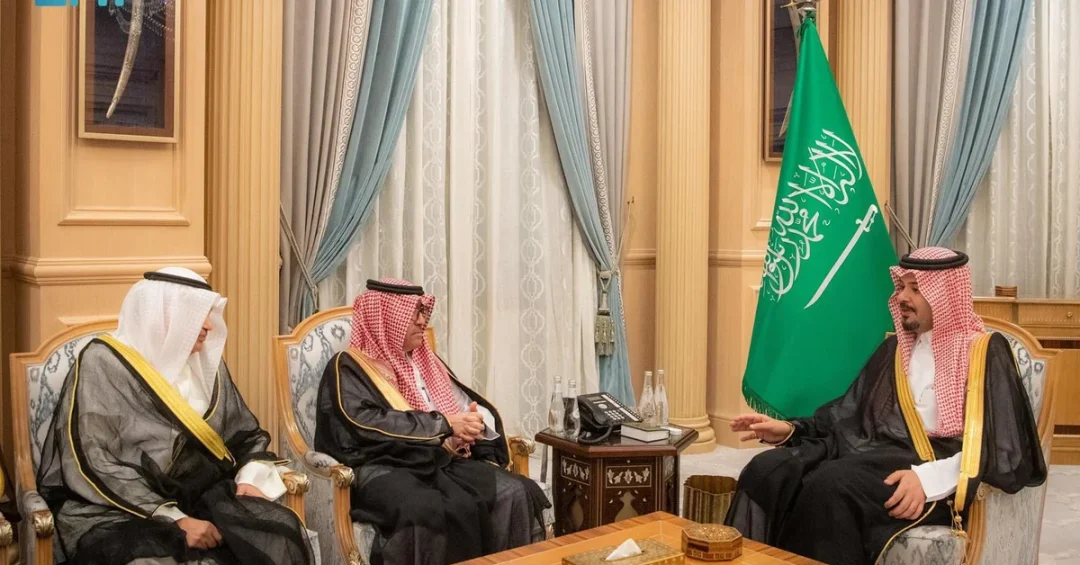 Madinah Governor Receives Arab Tourism President to Review ‘Arabian Village’