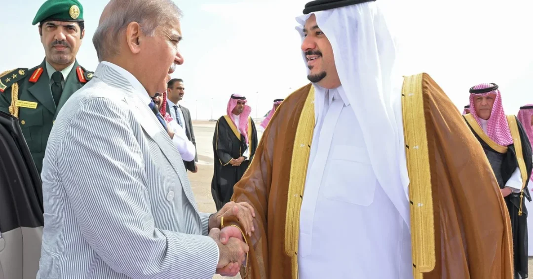 Pakistani Prime Minister Departs Riyadh After FII Conference Visit