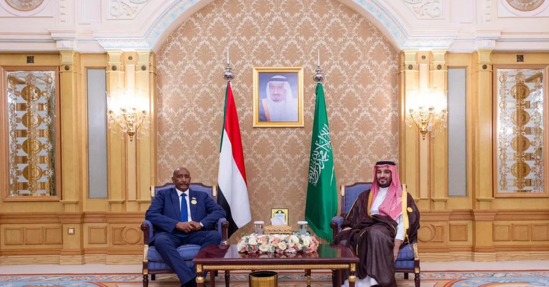 Saudi Crown Prince Meets Sudan’s Al-Burhan to Advance Peace Efforts