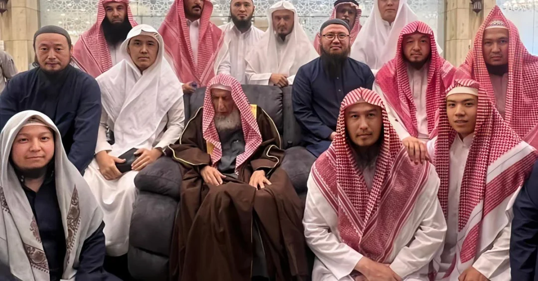 Grand Mufti Encourages Kazakh Students in Islamic Sciences